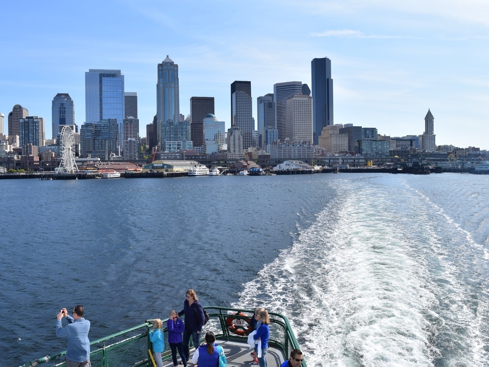 people are staying a cruise through Elliott Bay